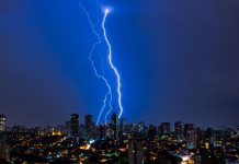 Mais de 360 raios por hora: Goiás ultrapassa 1 milhão de descargas em 4 meses