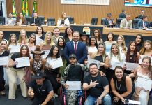 Vereador Marcin do Frango homenageia influenciadores digitais com Moção de Aplausos