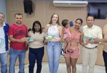Novo Planalto entrega cartões de programas sociais e beneficia famílias