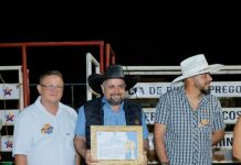 Márcio Arruda, o “Joaquim do Brejo”, recebe Título de Cidadão Trombense em reconhecimento à sua trajetória