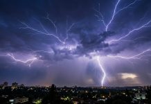 129 municípios de Goiás estão em alerta de tempestades e descargas elétricas para este sábado (17)